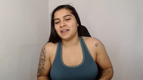 Snapshot of amanda5star chatting on 01-29-25, 12:02 The queen of the biceps  online show from 01-29-25, 12:02
