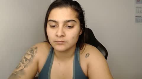 Snapshot of amanda5star chatting on 02-12-25, 10:26 The queen of the biceps  online show from 02-12-25, 10:26