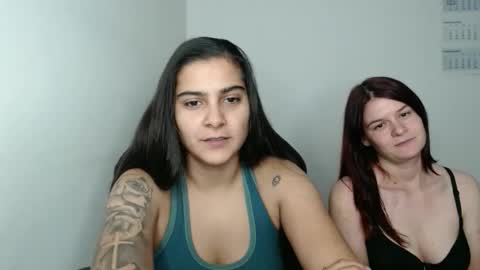 Snapshot of amanda5star chatting on 10-15-25, 12:11 The queen of the biceps  online show from 10-15-25, 12:11