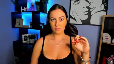 Snapshot of amanda_burn chatting on 11-17-25, 02:23 Amanda online show from 11-17-25, 02:23