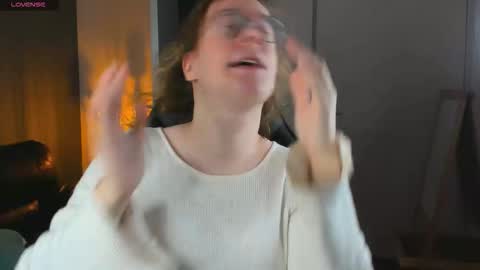 Snapshot of amanda_butlerr chatting on 10-04-25, 10:24 Hi im Amanda online show from 10-04-25, 10:24