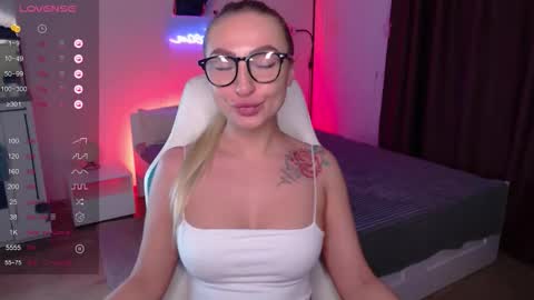 Snapshot of amanda_jordan chatting on 12-15-25, 08:29 amanda_jordan online show from 12-15-25, 08:29