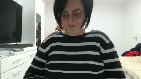 Snapshot of amanda_muller5 chatting on 12-13-25, 09:53 Anda .. online show from 12-13-25, 09:53