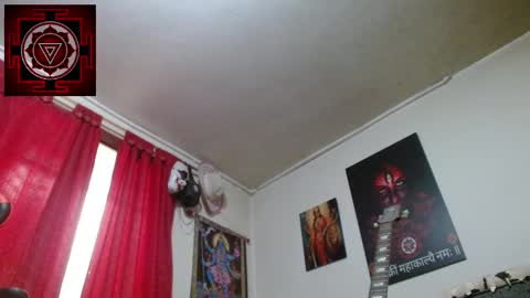 Amanda Valeska online show from 10-28-25, 04:42