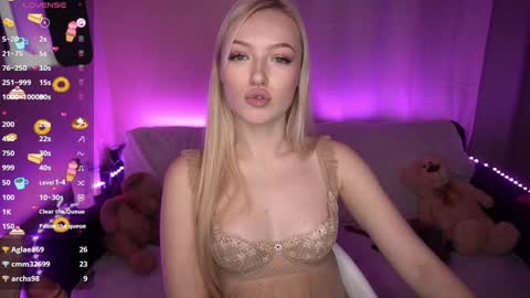 Snapshot of amandaafire chatting on 12-28-24, 05:14 Amanda online show from 12-28-24, 05:14