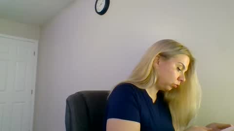 Amanda online show from 10-30-25, 03:08