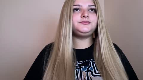 Snapshot of amandhaaa chatting on 02-02-25, 03:17 Amandha online show from 02-02-25, 03:17