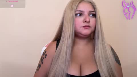 Snapshot of amandhaaa chatting on 02-21-25, 07:10 Amandha online show from 02-21-25, 07:10