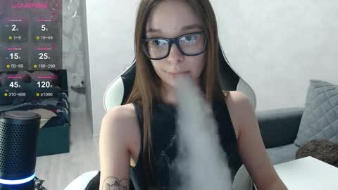 Mila online show from 03-06-25, 05:54