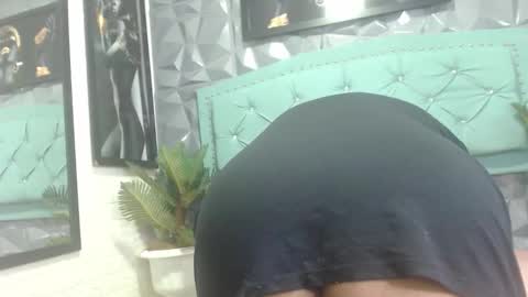 Snapshot of amara__hank chatting on 11-26-25, 11:33 amara__hank online show from 11-26-25, 11:33