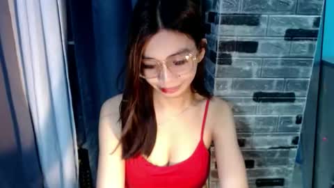 Snapshot of amarabellax chatting on 05-17-26, 10:17 BELLA online show from 05-17-26, 10:17