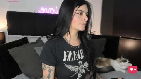 Snapshot of amarae chatting on 05-30-26, 12:19 Amara online show from 05-30-26, 12:19