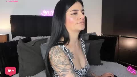 Snapshot of amarae chatting on 06-12-26, 10:19 Amara online show from 06-12-26, 10:19