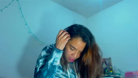 Snapshot of amararoberts08 chatting on 12-05-24, 02:09 Amara Julia online show from 12-05-24, 02:09