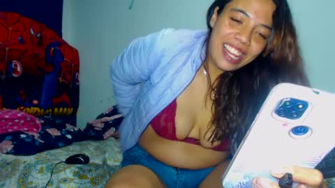 Snapshot of amararoberts08 chatting on 12-10-24, 06:28 Amara Julia online show from 12-10-24, 06:28