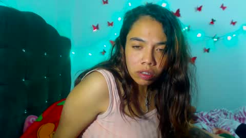 Snapshot of amararoberts08 chatting on 12-16-24, 01:10 Amara Julia online show from 12-16-24, 01:10
