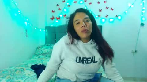 Snapshot of amararoberts08 chatting on 01-20-25, 02:53 Amara Julia online show from 01-20-25, 02:53