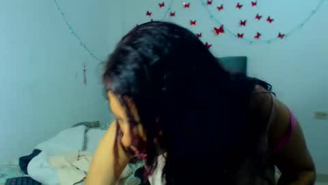 Snapshot of amararoberts08 chatting on 01-21-25, 01:39 Amara Julia online show from 01-21-25, 01:39