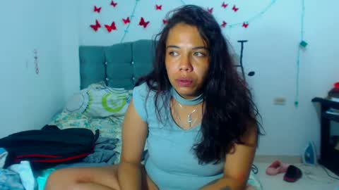 Snapshot of amararoberts08 chatting on 02-21-25, 04:51 Amara Julia online show from 02-21-25, 04:51