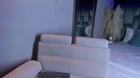 Emily online show from 02-23-25, 11:00