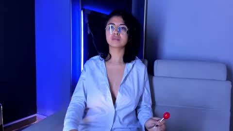 Emily online show from 09-18-25, 03:14