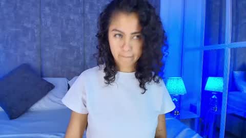 Snapshot of amarettho chatting on 06-09-26, 11:33 Emily online show from 06-09-26, 11:33