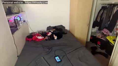 Snapshot of amateurchick chatting on 12-07-24, 05:15 Kissra online show from 12-07-24, 05:15