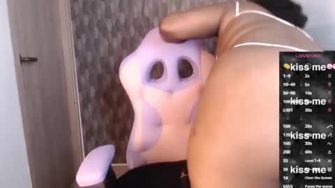 Snapshot of amayaetthan101cm chatting on 01-08-25, 11:10 amayaetthan101cm iam MELANIpls say hello I like to chat with you. online show from 01-08-25, 11:10