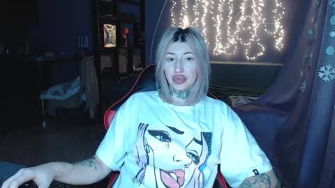 Snapshot of amayamalina chatting on 01-08-26, 04:20 Malina online show from 01-08-26, 04:20