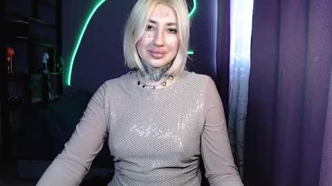 Snapshot of amayamalina chatting on 02-15-26, 02:03 Malina online show from 02-15-26, 02:03