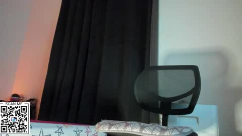 Snapshot of amazing_catalina chatting on 05-10-26, 06:40 CATALINA online show from 05-10-26, 06:40