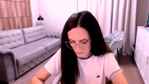 Izza online show from 11-24-25, 10:48