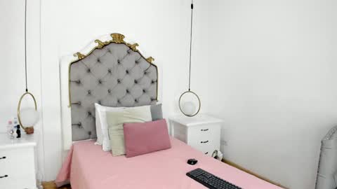 Sara online show from 12-17-24, 11:17