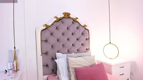 Sara online show from 12-21-24, 11:33