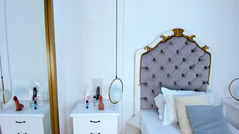 Sara online show from 01-15-25, 02:13