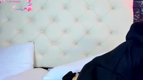   online show from 03-10-25, 09:43