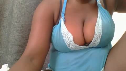 Snapshot of ambar_jasiri chatting on 12-20-24, 02:16 Mia online show from 12-20-24, 02:16