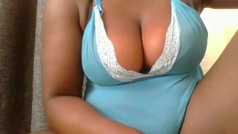 Snapshot of ambar_jasiri chatting on 01-26-25, 12:54 Mia online show from 01-26-25, 12:54