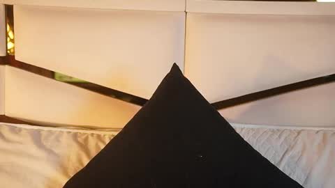 Snapshot of ambar_rosse25 chatting on 09-22-25, 11:34 Julieta online show from 09-22-25, 11:34