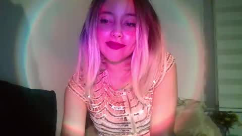 Snapshot of ambar_shyshow chatting on 01-16-25, 01:27 Ambar-cel online show from 01-16-25, 01:27