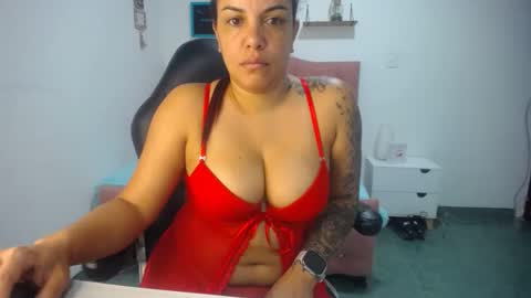 Snapshot of ambarmilf09 chatting on 09-18-25, 07:27 ambarmilf09 online show from 09-18-25, 07:27