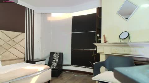 Snapshot of ambaross chatting on 12-13-24, 07:10 Ambar Ross online show from 12-13-24, 07:10