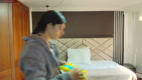 Snapshot of ambaross chatting on 01-15-25, 07:23 Ambar Ross online show from 01-15-25, 07:23