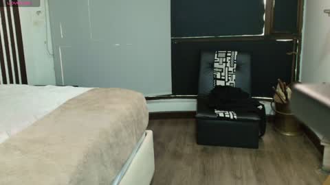 Snapshot of ambaross chatting on 02-03-25, 07:10 Ambar Ross online show from 02-03-25, 07:10