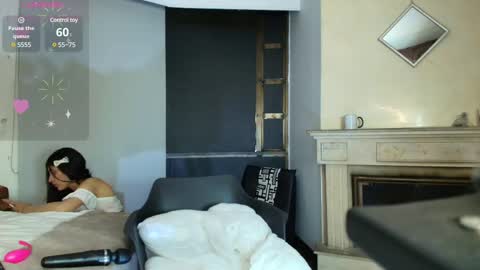 Snapshot of ambaross chatting on 02-11-25, 01:31 Ambar Ross online show from 02-11-25, 01:31