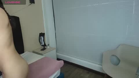 Snapshot of ambaross chatting on 09-25-25, 07:50 Ambar Ross online show from 09-25-25, 07:50