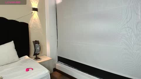 Snapshot of ambaross chatting on 10-14-25, 07:58 Ambar Ross online show from 10-14-25, 07:58