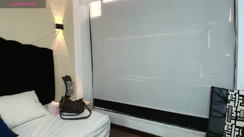 Snapshot of ambaross chatting on 10-18-25, 07:14 Ambar Ross online show from 10-18-25, 07:14