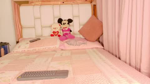 Snapshot of ambarrossi_ chatting on 06-09-26, 11:44 online show from 06-09-26, 11:44