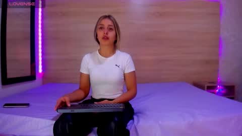 ambarvioletcm online show from 03-27-26, 02:17